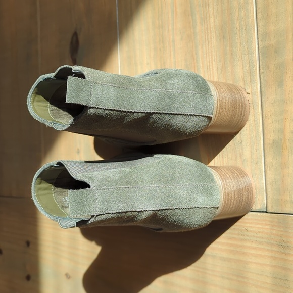 * last chance* Gap Booties - Picture 2 of 7